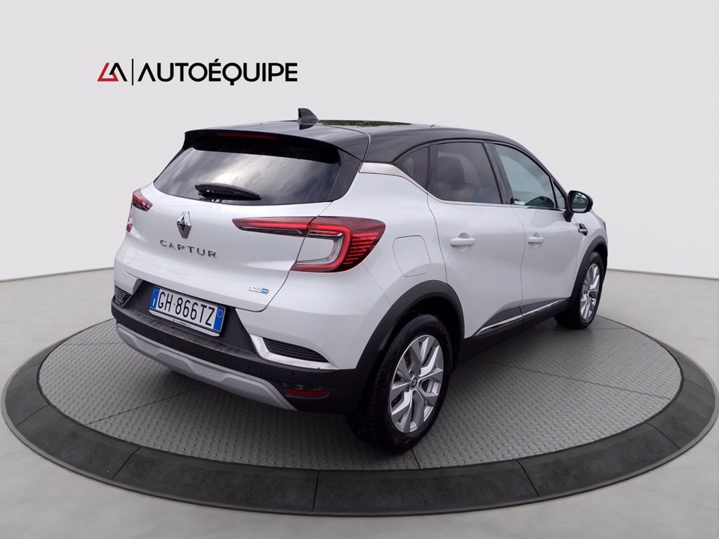 RENAULT Captur 1.6 E-Tech hybrid Intens 145cv auto