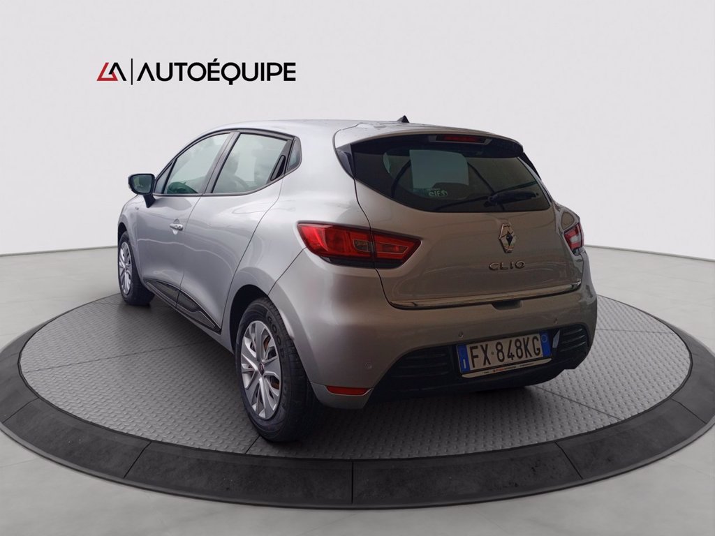 RENAULT Clio 0.9 tce Moschino Zen Gpl 90cv